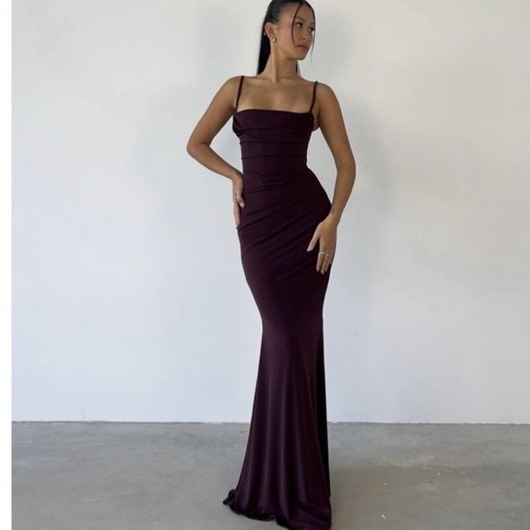 HOUSE OF CB - Milena Corset Dress - size medium - dark cherry - Picture 2 of 3